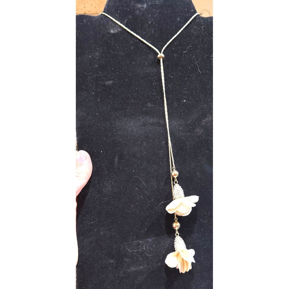 Macys Gold Tone Cream Fabric Flower Lariat Adjustable Necklace 100060187NK‎ NEW